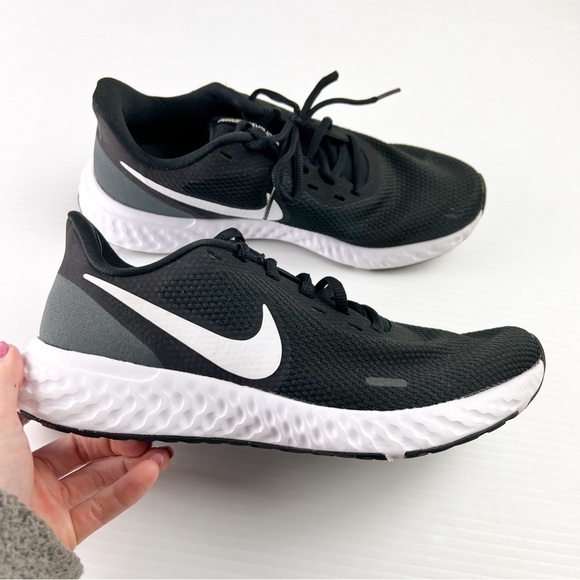Nike Sneaker Women's 8.5 Black Revolution 5 White Swoosh Running Shoe - Picture 5 of 11
